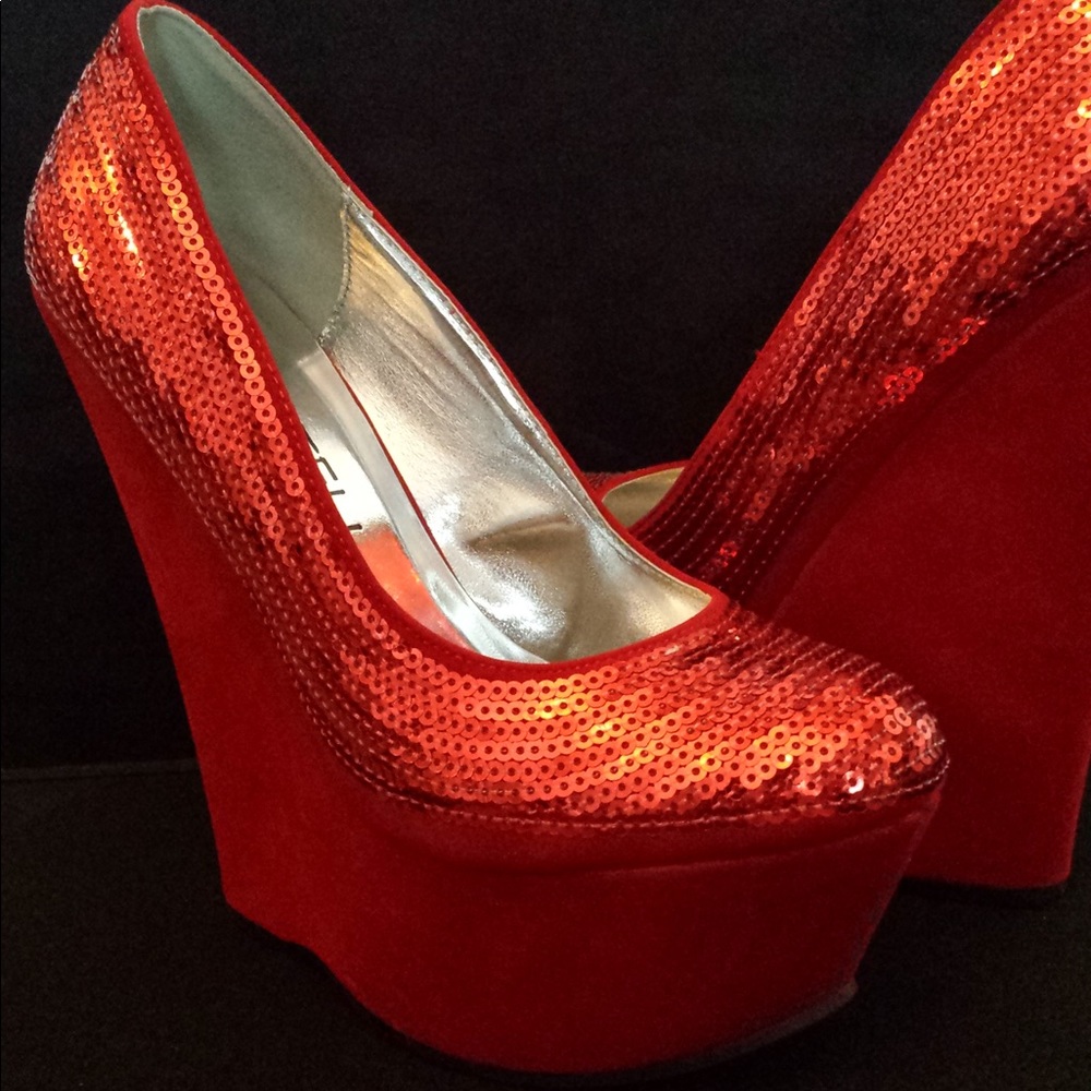 👠 🎃Red Sparkly Sequins Wedge Heels